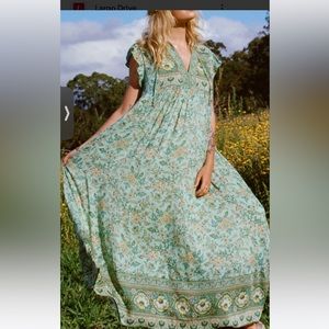 Spell folk song house dress